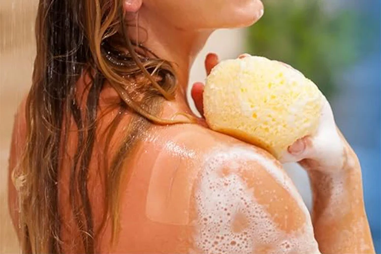 Firma aus Singapur stellt RNA-basiertes hautfarbenes Narbenpflaster vor